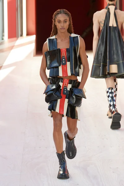 Look 46